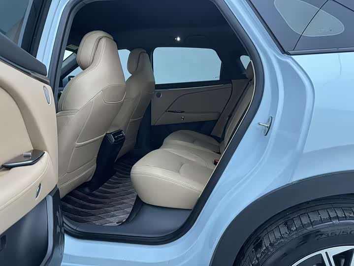 Фото 6 - BAIC Arcfox Alpha T5