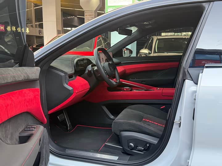 Фото 15 - Zeekr 001 FR