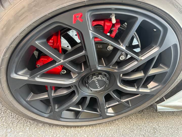 Фото 20 - Zeekr 001 FR