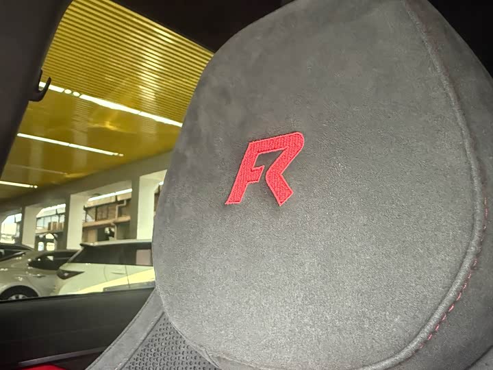 Фото 6 - Zeekr 001 FR