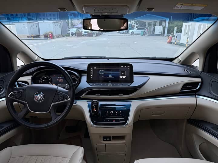 Фото 10 - Buick GL8 ES