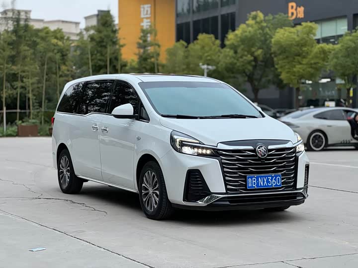 Фото 2 - Buick GL8 ES