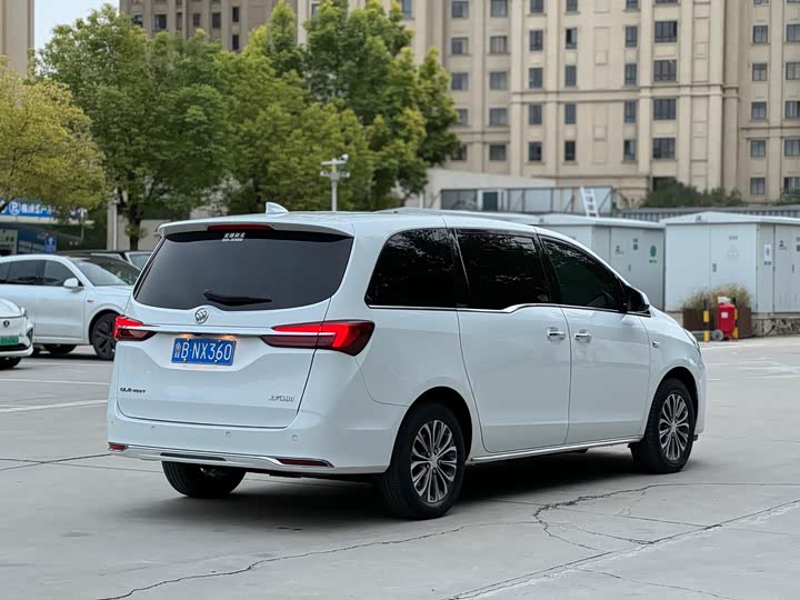 Фото 7 - Buick GL8 ES