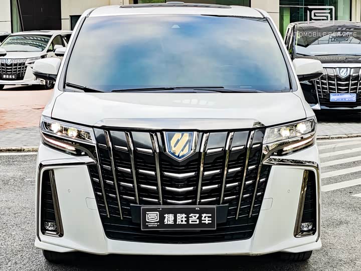 Фото 2 - Toyota Alphard