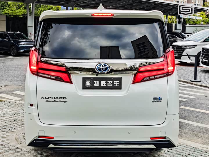 Фото 3 - Toyota Alphard