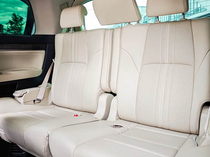 Фото 8 - Toyota Alphard