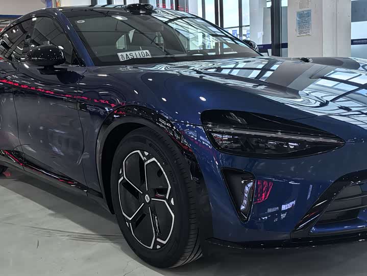 Фото 2 - Xiaomi YU7