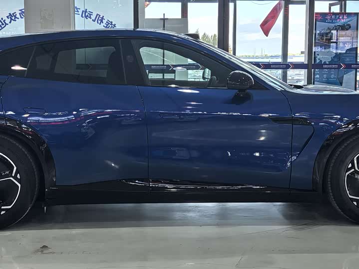 Фото 3 - Xiaomi YU7