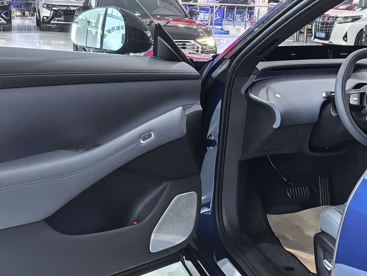 Фото 4 - Xiaomi YU7