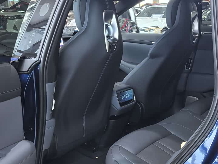 Фото 6 - Xiaomi YU7