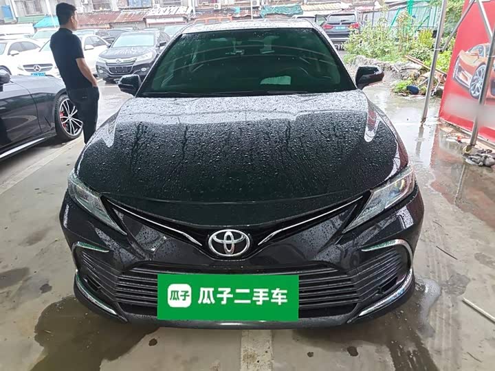 Фото 3 - Toyota Camry