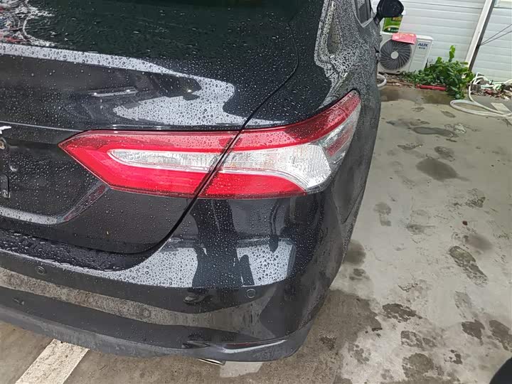 Фото 8 - Toyota Camry