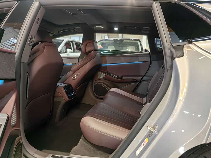 Фото 5 - Denza Z9GT