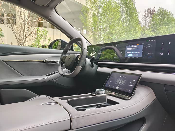 Фото 10 - Voyah Passion