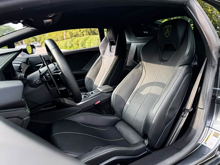 Фото 16 - Lamborghini Huracán