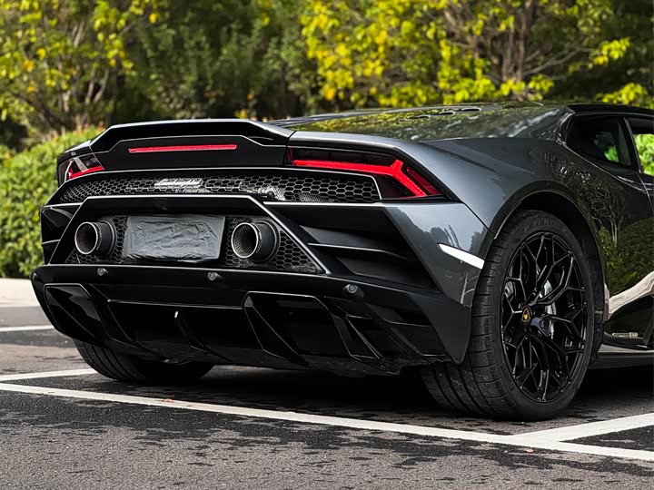 Фото 21 - Lamborghini Huracán