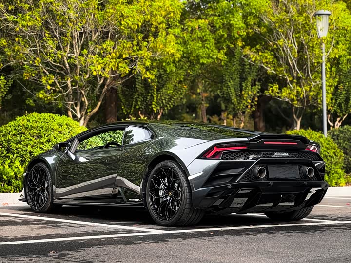 Фото 22 - Lamborghini Huracán
