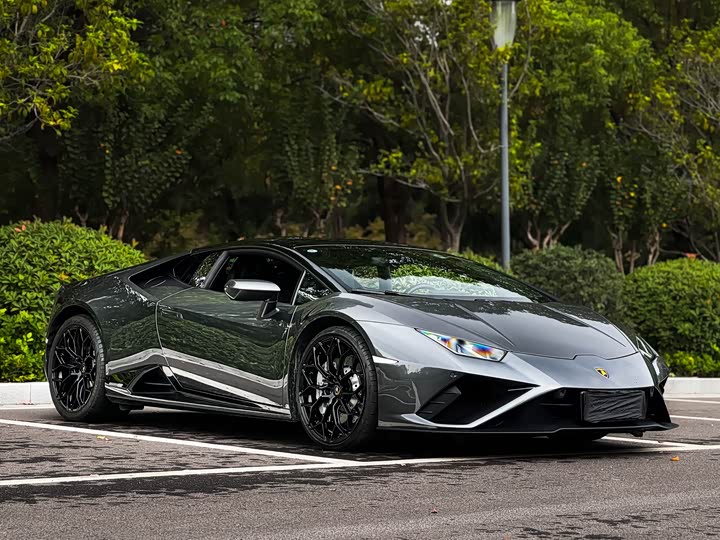 Фото 8 - Lamborghini Huracán