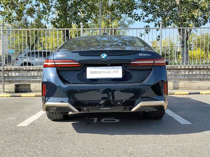 Фото 2 - BMW 5 Series