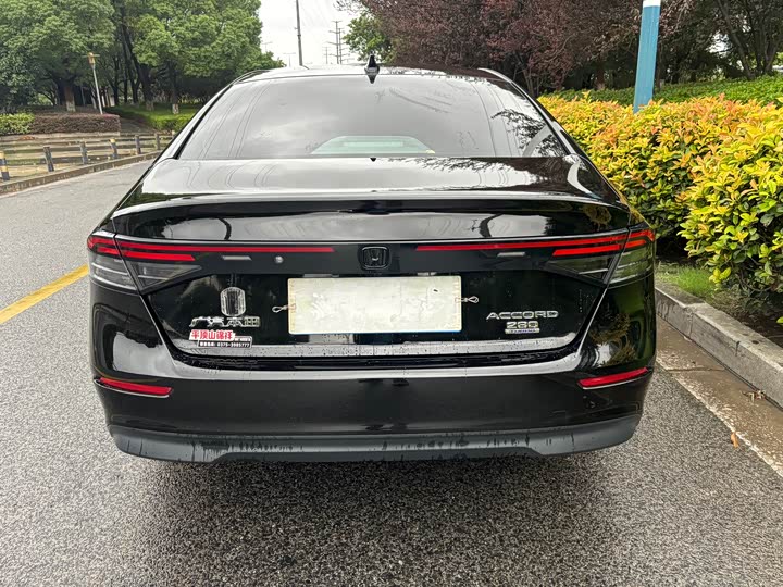 Фото 4 - Honda Accord