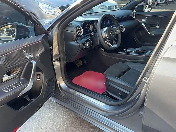 Фото 8 - Mercedes-Benz A-Class