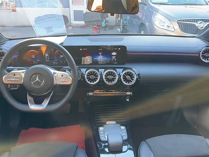 Фото 9 - Mercedes-Benz A-Class