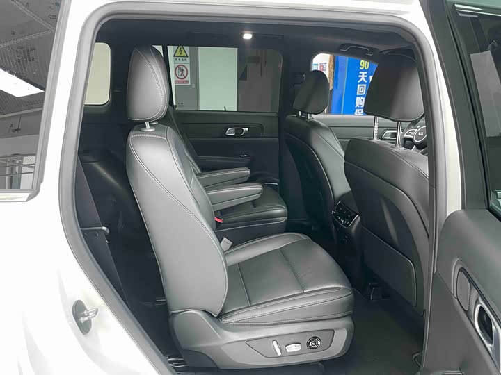 Фото 10 - LiXiang One