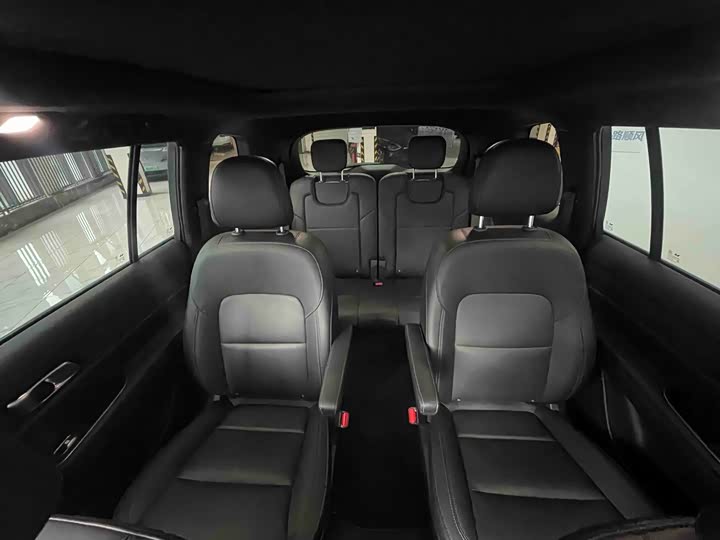 Фото 19 - LiXiang One