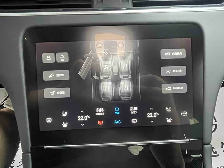 Фото 21 - LiXiang One