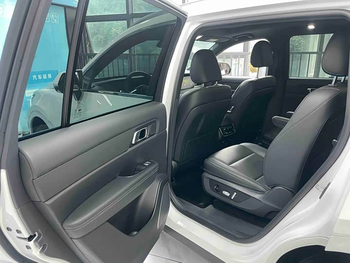 Фото 8 - LiXiang One