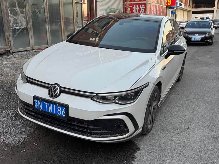 Фото 1 - Volkswagen Golf