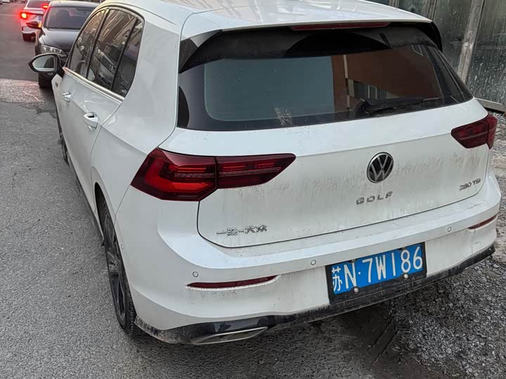 Фото 10 - Volkswagen Golf