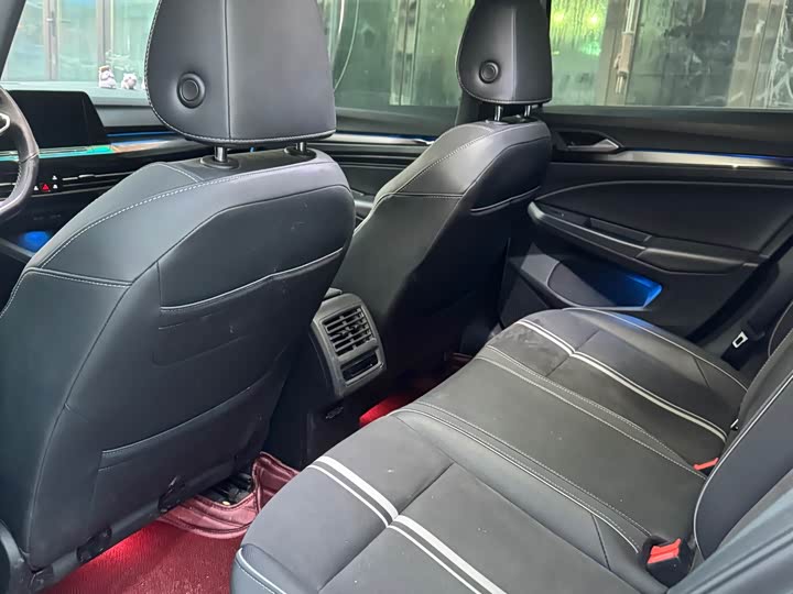 Фото 7 - Volkswagen Golf