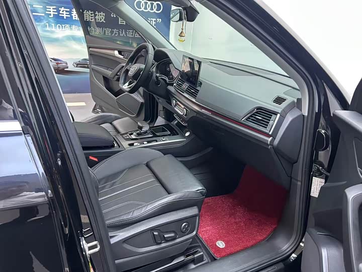 Фото 7 - Audi Q5L