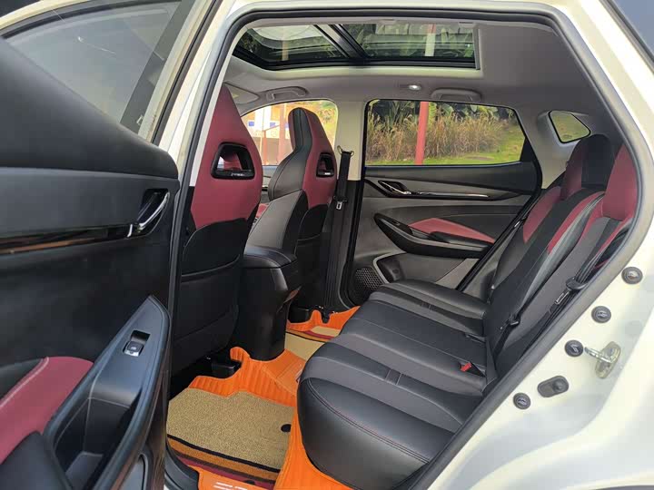 Фото 14 - Changan Oshan X5