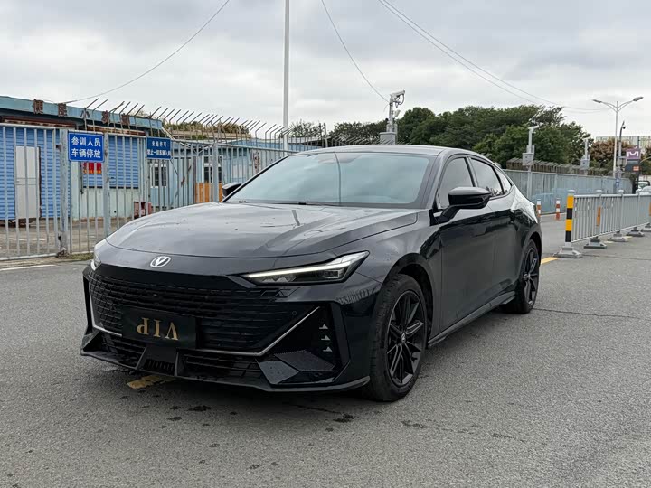 Фото 1 - Changan UNI-V