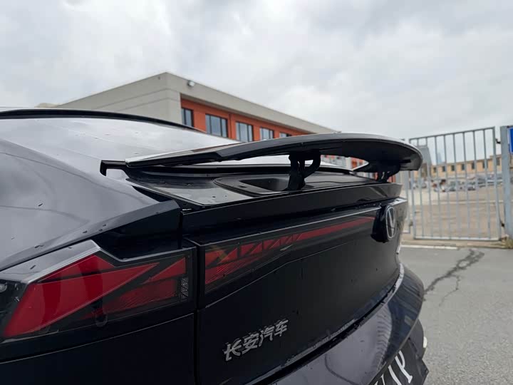 Фото 10 - Changan UNI-V