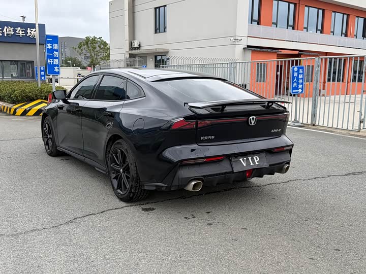 Фото 11 - Changan UNI-V