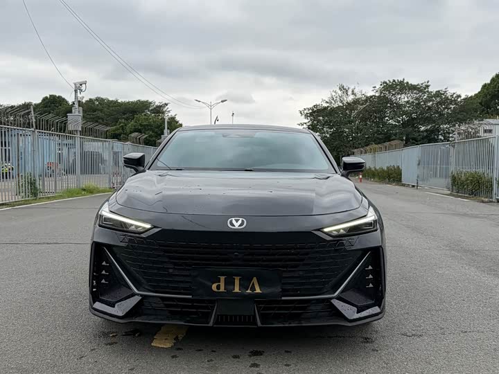 Фото 2 - Changan UNI-V