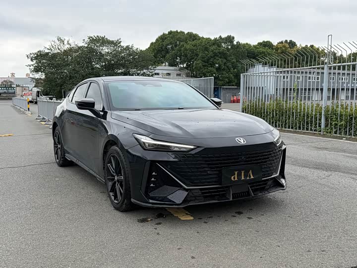 Фото 3 - Changan UNI-V