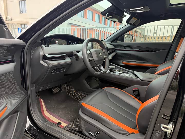 Фото 6 - Changan UNI-V