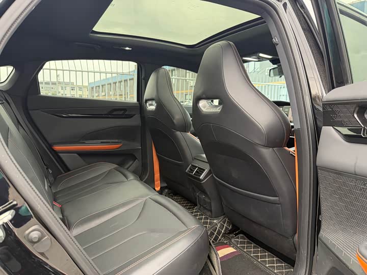 Фото 8 - Changan UNI-V