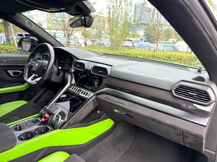 Фото 6 - Lamborghini Urus