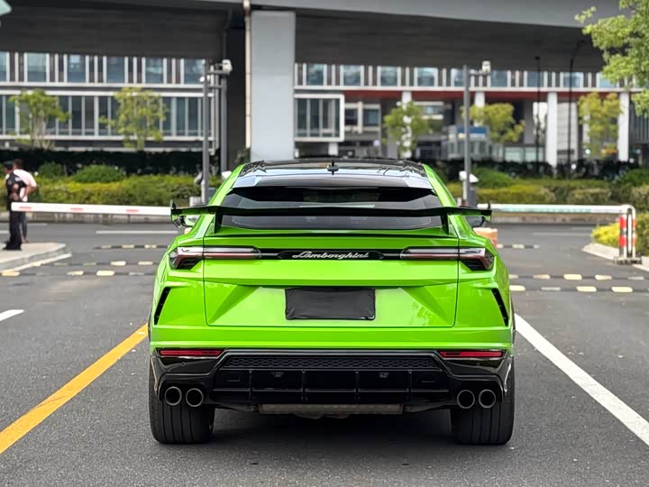 Фото 7 - Lamborghini Urus