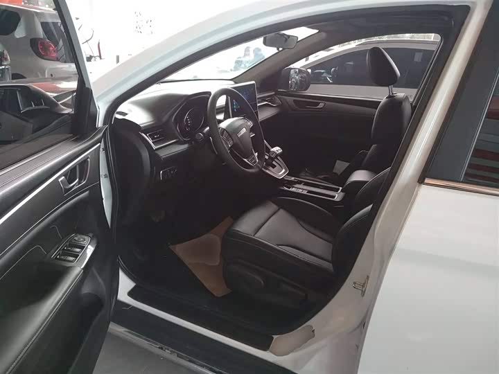 Фото 16 - Haval M6