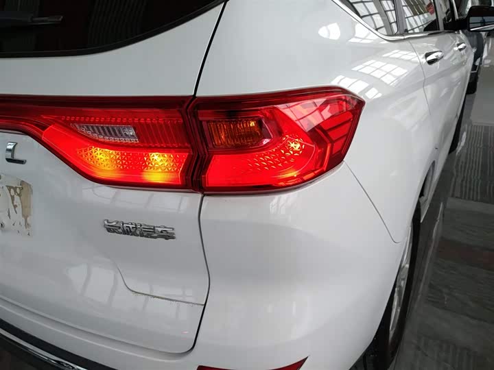 Фото 8 - Haval M6