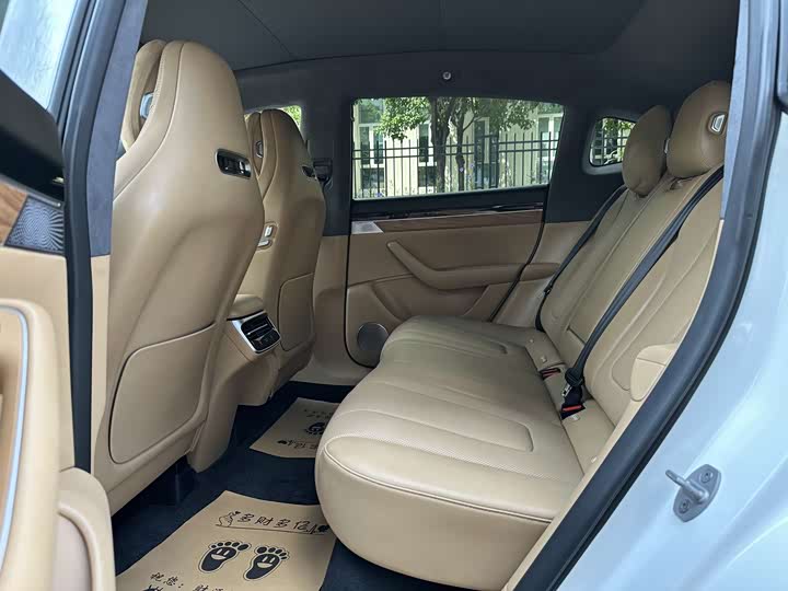 Фото 16 - Luxeed R7