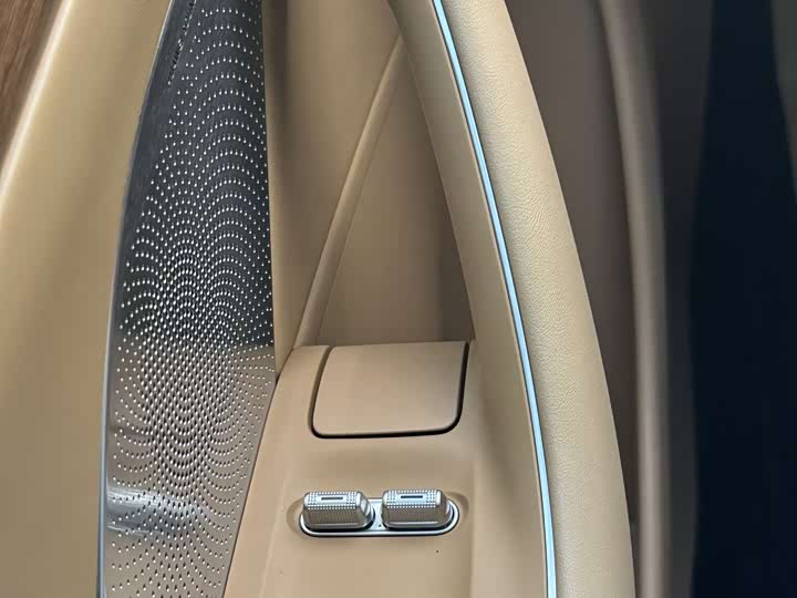 Фото 9 - Luxeed R7