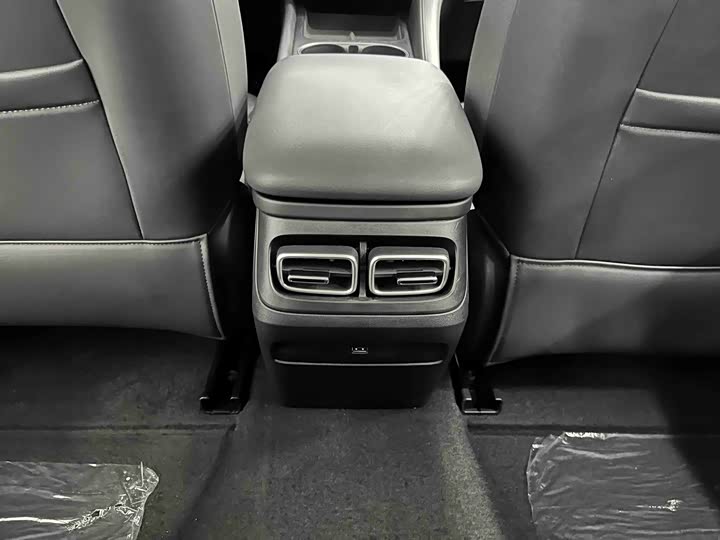 Фото 10 - Roewe D7