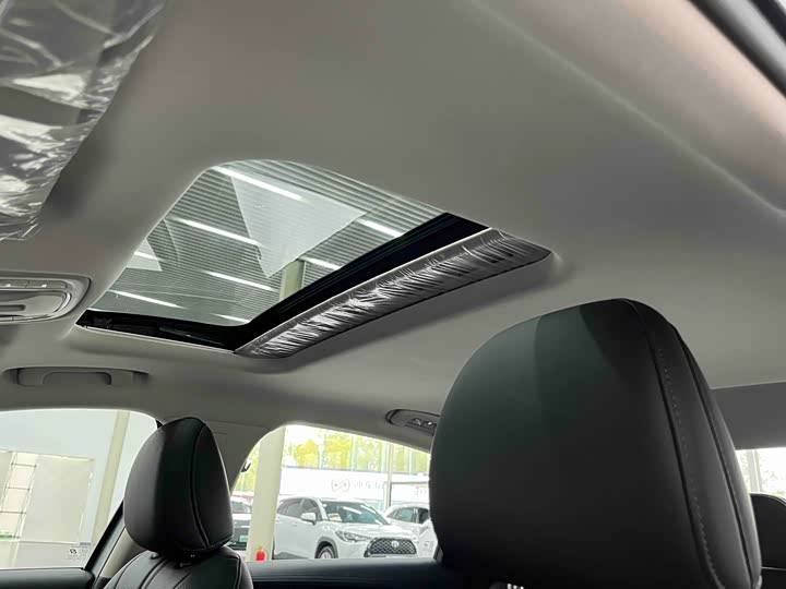 Фото 16 - Roewe D7